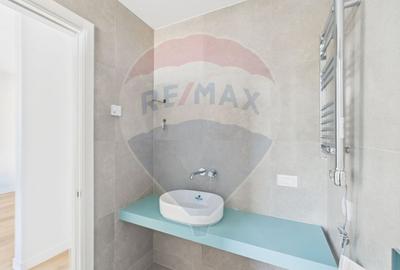 Vila luminoasa si moderna de vanzare in Amber Forest Tunari - 18