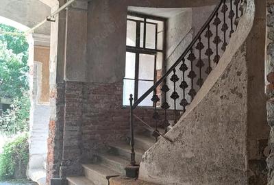 Casă cu 6 camere cu Teren 1150 Mp în Central - 9