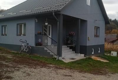 Casă cu 2 camere cu Teren 38000 Mp în Rugășești - 1