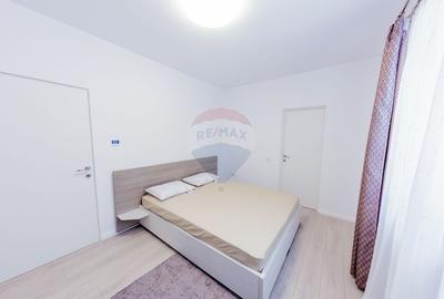 Casă cu 6 camere cu Teren 892 Mp în Est - 8