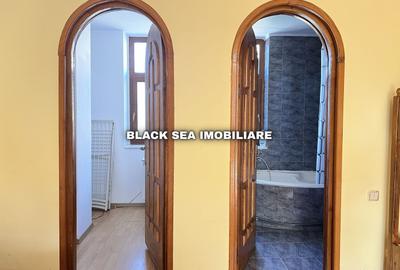 Casă cu 7 camere cu Canalizare în Central - 13