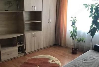 Garsonieră decomandată în 1 Mai