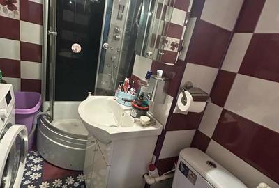 Apartament cu 2 camere decomandat în Micro 15