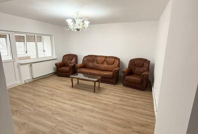 Apartament cu 3 camere decomandat în Apollo - 1