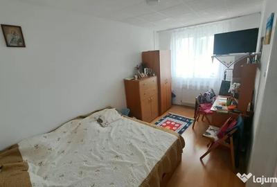 Apartament cu 3 camere semidecomandat în Central - 6