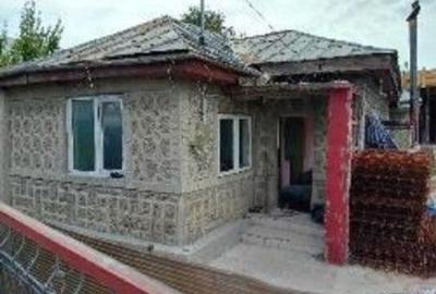 Casă cu 3 camere cu Teren 281 Mp în Central - 11