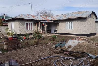 Casă cu 4 camere cu Teren 1600 Mp în Central - 9