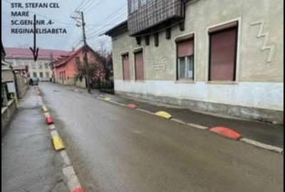 Casă cu 4 camere în Central - 2