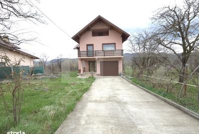 Casă cu 5 camere cu Teren 2500 Mp în Buciumeni - 12