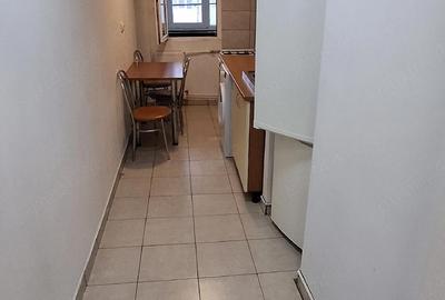Garsonieră decomandată în Vitan