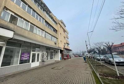 Vanzare spa?iu comercial - renovat - Rovinari - 5