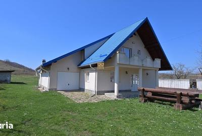 Casă cu 5 camere cu Teren 2396 Mp în Preutești - 1