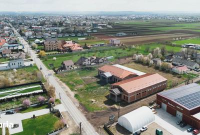 Spațiu comercial, de 1,800 mp, în Central - 11