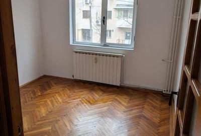 Apartament cu 3 camere semidecomandat în Central - 5