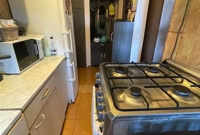 RECO Apartament de vanzare 3 camere la pret de 2 camere zona Rogerius - 2