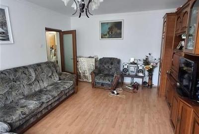 Apartament cu 3 camere decomandat în Colentina