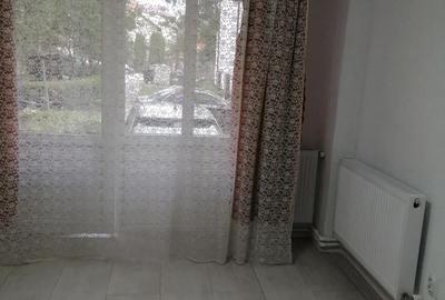 Spațiu comercial, de 32 mp, în Central - 4