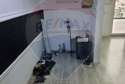 Spațiu comercial, de 22 mp, în Central - 4