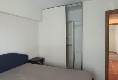 Apartament cu 3 camere decomandat în Calea București