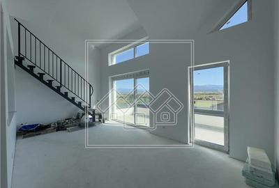 Penthouse cu 3 camere nedecomandat în Exterior Vest