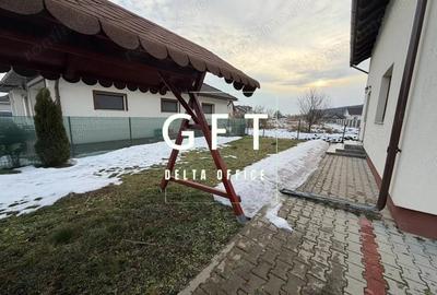 Casă cu 5 camere cu Teren 425 Mp în Unirea - 1