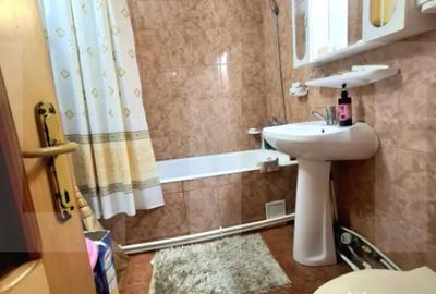 Apartament cu 3 camere decomandat, mobilat în Central - 1