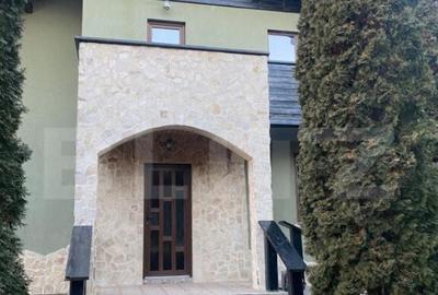 Casa de vanzare, cu 4 camere, 268 mp + teren 786 mp, zona-M - 2