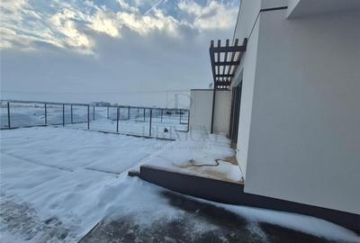 Duplex finalizat - superb - 3 camere - zona exclusivista - panouri solare - fini - 4