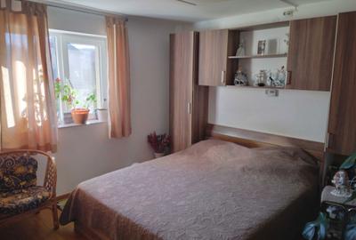 Casă cu 4 camere în Dobrogostea - 3