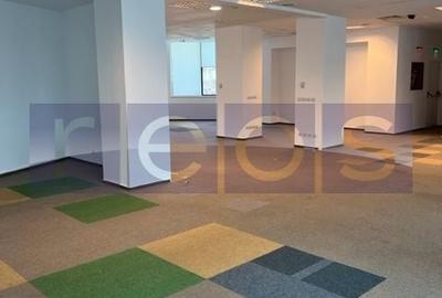 Spațiu comercial, de 1,900 mp, în Unirii - 4