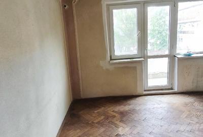 Apartament cu 3 camere semidecomandat în Micro 3 - 3