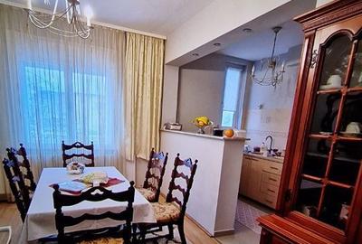 Casă cu 4 camere în Săsar