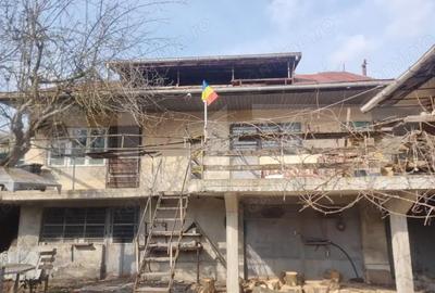 Casă cu 4 camere cu Teren 750 Mp în Poiana - 3