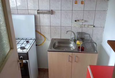 Garsonieră decomandată în Central - 2