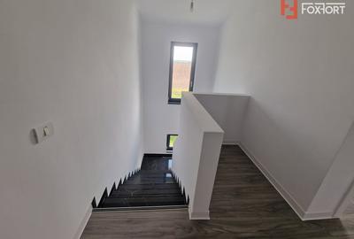 Duplex cu 3 camere cu Canalizare în Central - 19
