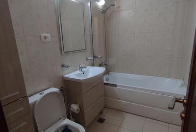 Apartament cu 3 camere decomandat în Găvana