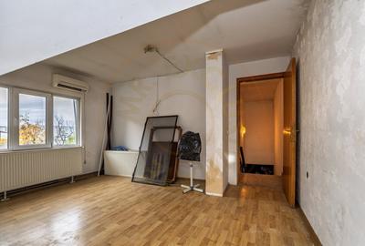 Doua case in aceeasi curte Pitesti, Strada Turcesti - 18