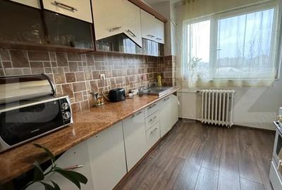 Apartament decomandat cu trei camere si doua bai, zona Iosia - 9