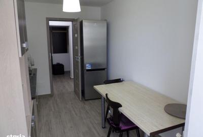 Apartament cu 3 camere decomandat în 9 Mai - 11