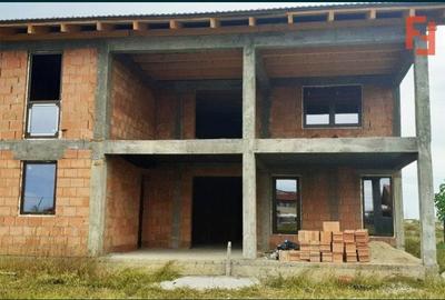 Casă individuală cu 7 camere cu Teren 600 Mp în Moșnița Nouă - 2