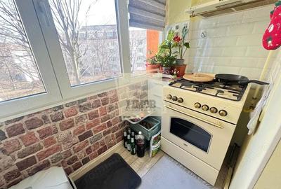 Apartament cu 3 camere decomandat, mobilat în Vasile Aaron - 7