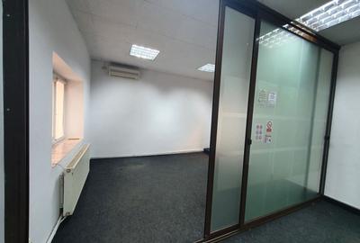 Spatiu comercial stradal 39,22 mp + 21 mp subsol + curte 18 mp - sos. Viilor - 3