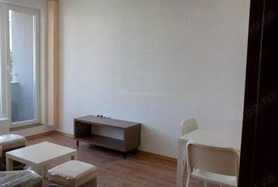 Garsonieră decomandată în Eroii Revoluției