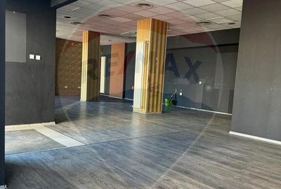Spa?iu comercial de 57mp de vanzare in zona Central