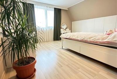 Apartament cu 4 camere decomandat, mobilat în Tractorul - 1
