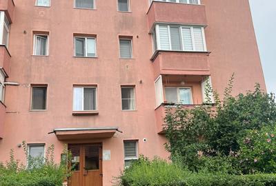 Apartament 2 camere, str. Lamaitei