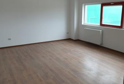 Spațiu industrial, de 1,823 mp, în Est - 6