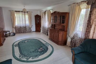 Casă cu 5 camere cu Teren 2000 Mp în Central - 3