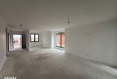 Casă cu 4 camere cu Teren 485 Mp în Vetiș - 9