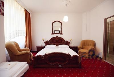 Casa cu 3 apartamente, P-ta Unirii , Str. Primariei - 2